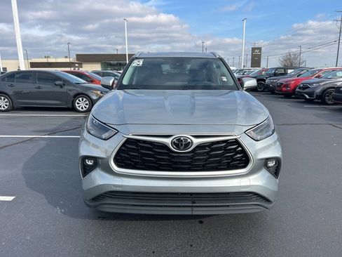 Used 2024 Toyota Highlander XLE image 24