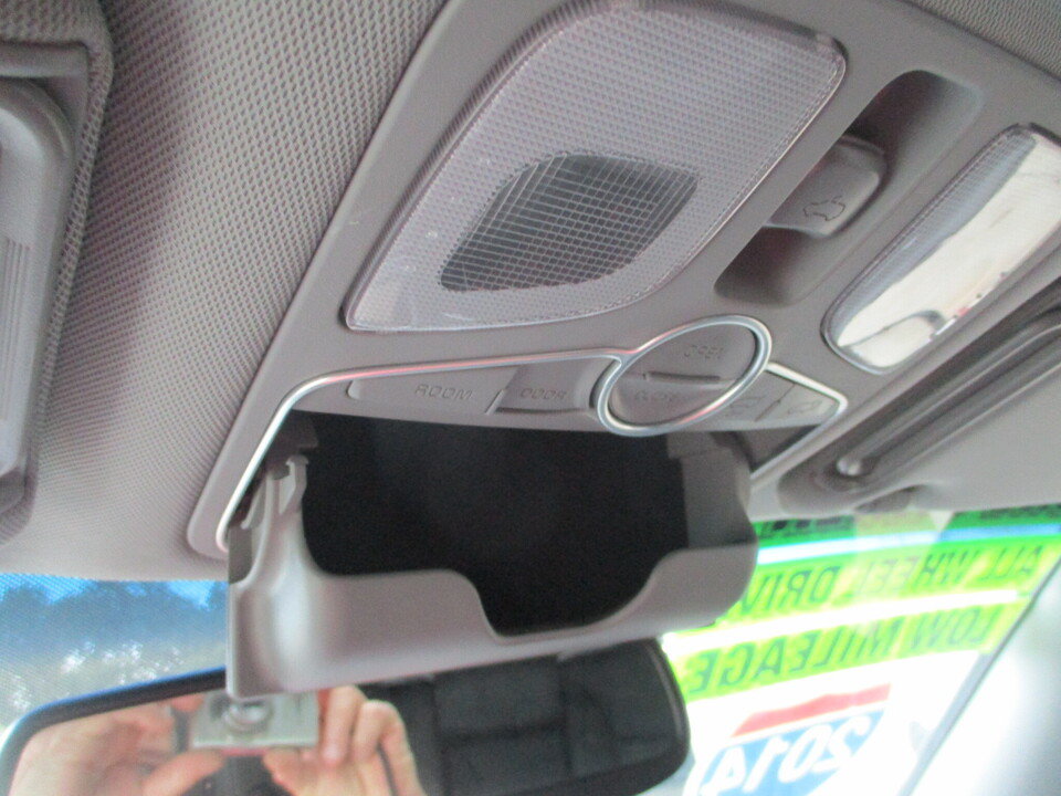 Used 2014 Kia Sorento SX w/ 3rd Row Package AWD/4WD image 44