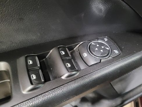 Used 2018 Ford Fusion SE w/ Fusion SE Technology Package FWD image 27