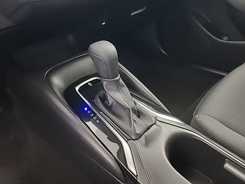 Used 2025 Toyota Corolla LE image 35