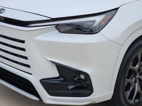 Certified 2025 Lexus TX 500h AWD w/ Technology Package image 6