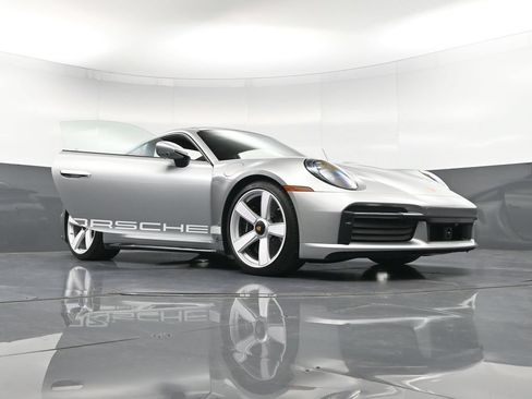 Certified 2025 Porsche 911 Turbo AWD/4WD image 40