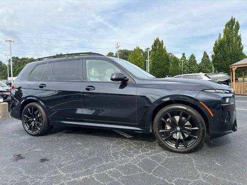 Used 2023 BMW X7 xDrive40i w/ M Sport Package AWD/4WD image 4