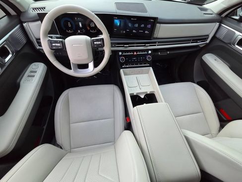 Used 2025 Hyundai Santa Fe SEL FWD image 14