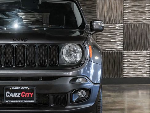 Used 2017 Jeep Renegade Altitude AWD/4WD image 43