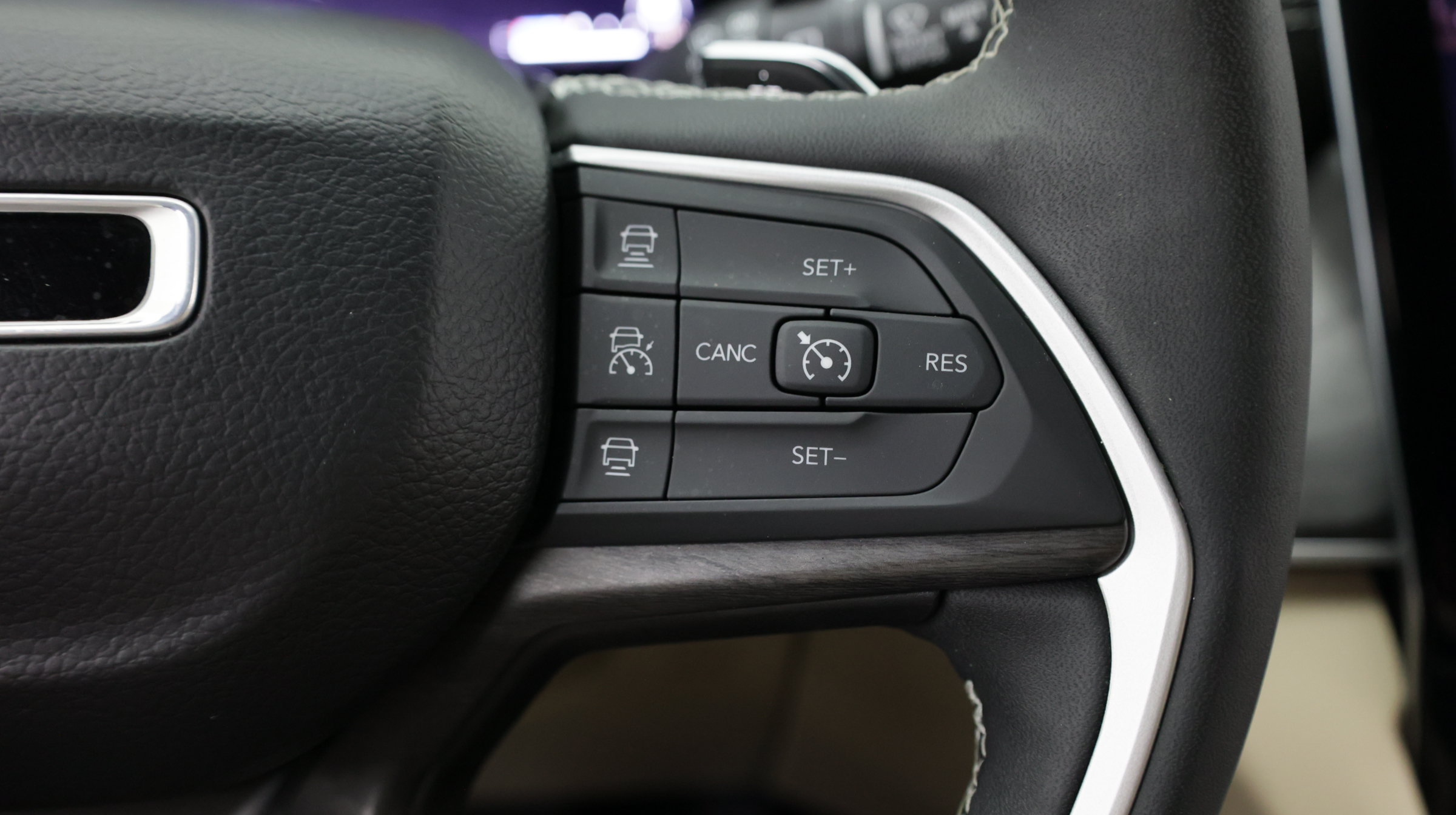 Used 2023 Jeep Grand Cherokee Limited w/ Luxury Tech Group II RWD image 26