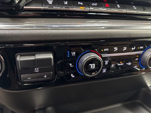 Used 2024 Chevrolet Silverado 2500 High Country w/ Technology Package image 46