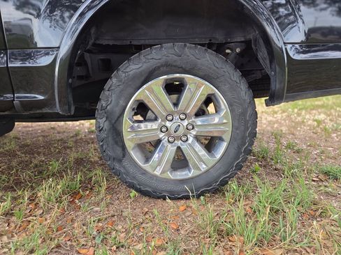 Used 2019 Ford F150 Lariat image 29