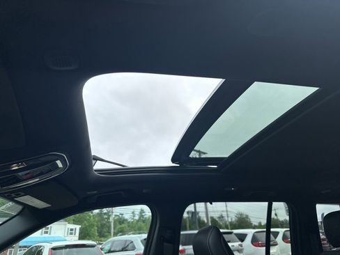 New 2025 Jeep Grand Cherokee Limited w/ Luxury Tech Group II image 23