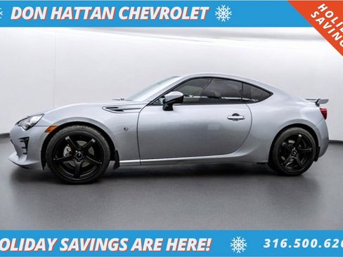 Used 2018 Toyota 86 image 2