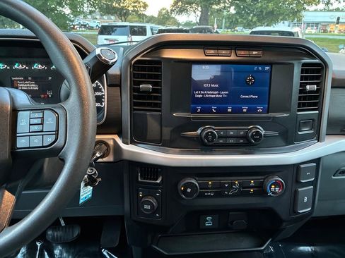 Used 2023 Ford F150 XLT image 18