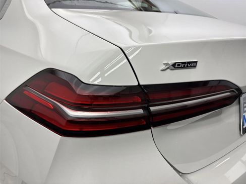 New 2026 BMW 530i xDrive w/ Convenience Package image 19