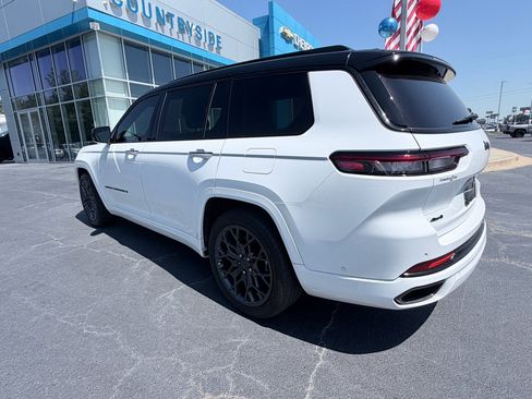 Used 2024 Jeep Grand Cherokee L Summit w/ High Altitude Package AWD/4WD image 7