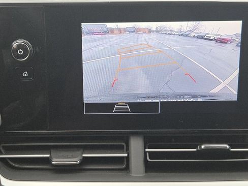 Used 2025 Chevrolet Trax LS w/ LS Convenience Package image 7