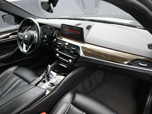 Used 2019 BMW 530i xDrive w/ Convenience Package image 45