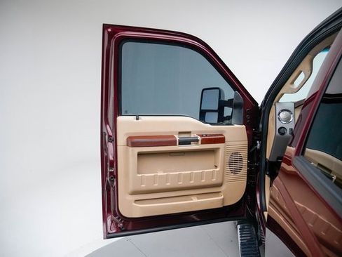 Used 2012 Ford F350 King Ranch w/ King Ranch w/Chrome Pkg image 22
