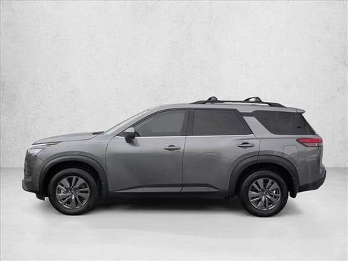 Used 2025 Nissan Pathfinder SV FWD image 9