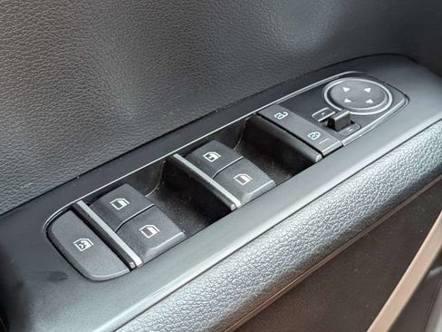 Used 2025 Kia Soul LX FWD image 25
