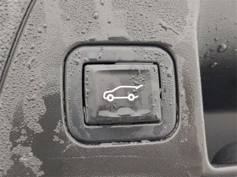 Used 2021 Buick Envision Essence w/ Sport Touring Package image 30