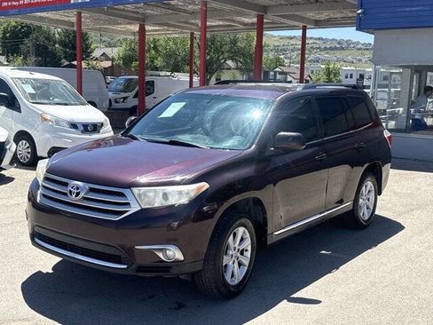 Used 2013 Toyota Highlander Plus AWD/4WD image 8