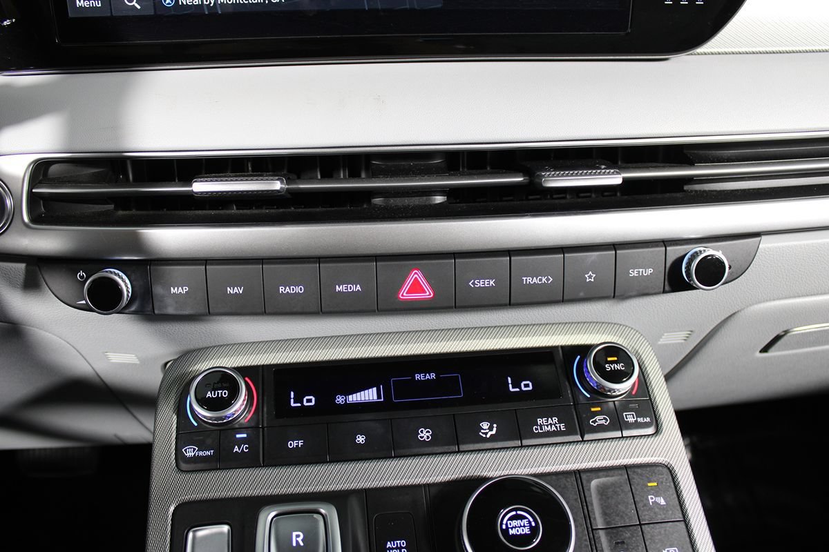 Used 2025 Hyundai Palisade SEL FWD image 17