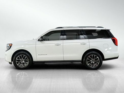 Used 2025 Ford Expedition Platinum AWD/4WD image 2