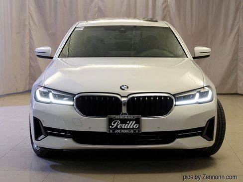 Used 2021 BMW 530i xDrive w/ Premium Package AWD/4WD image 5