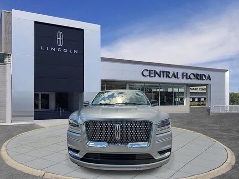 Certified 2021 Lincoln Navigator Reserve w/ Luxury Package AWD/4WD image 11