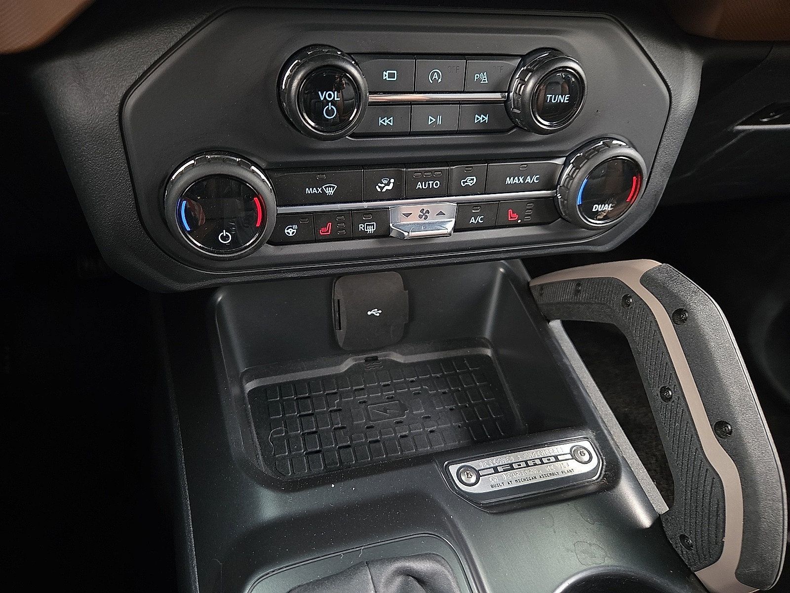 Used 2024 Ford Bronco Outer Banks AWD/4WD image 22