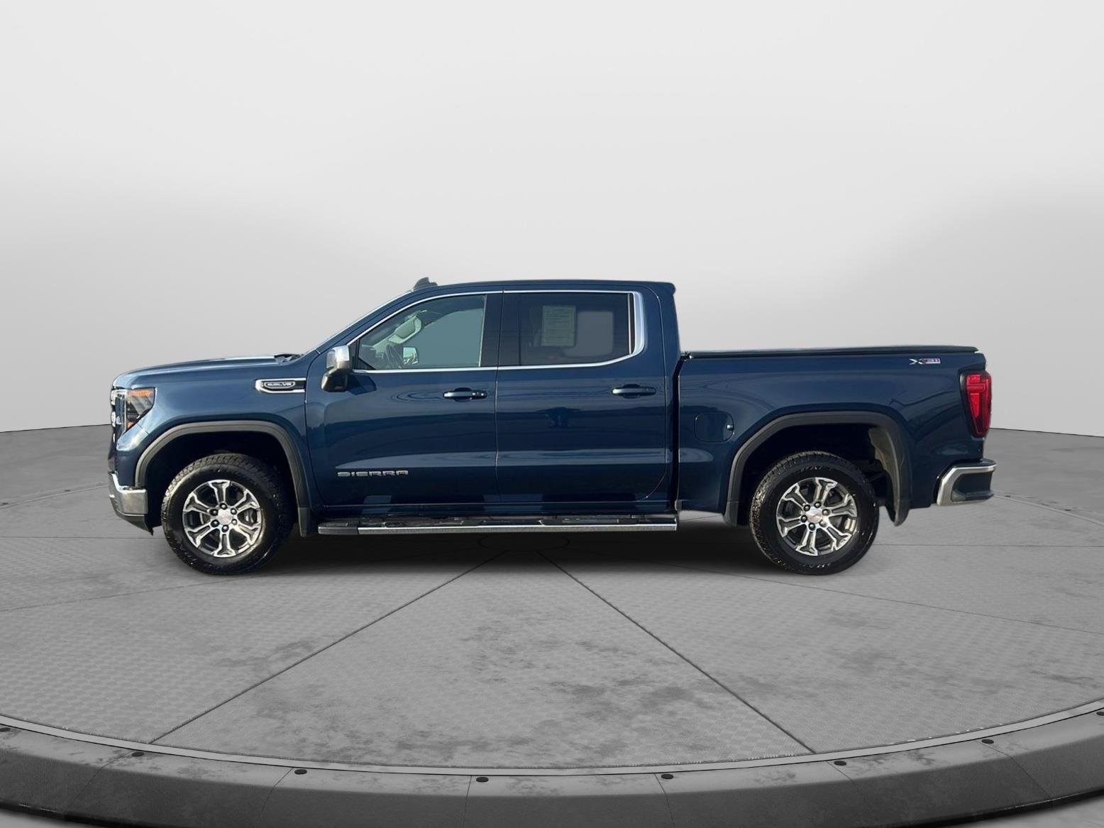 Used 2023 GMC Sierra 1500 SLE AWD/4WD image 5