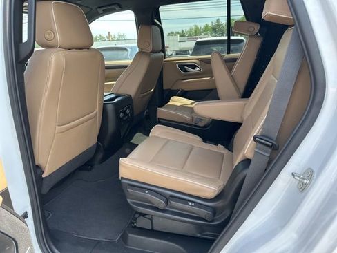 Used 2024 Chevrolet Tahoe Premier AWD/4WD image 19