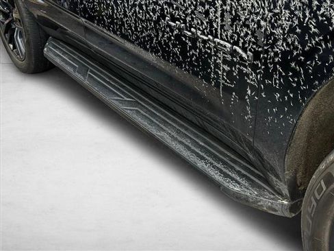 Used 2023 GMC Yukon SLE w/ Gmc Pro Safety Plus Package image 10