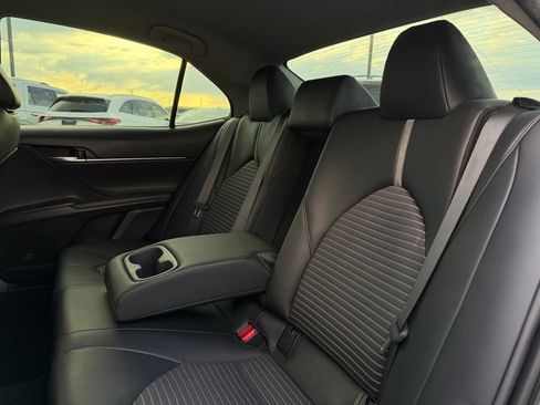 Used 2021 Toyota Camry SE image 23
