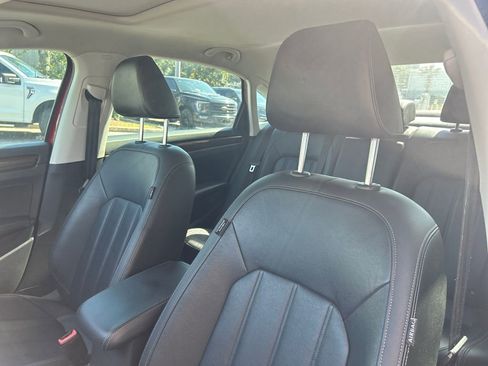 Used 2022 Volkswagen Passat 2.0T FWD image 10