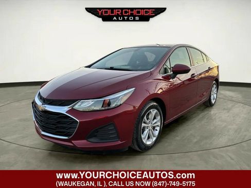 Used 2019 Chevrolet Cruze LT image 1
