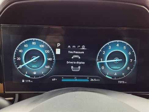 Certified 2025 Hyundai Elantra SEL image 17