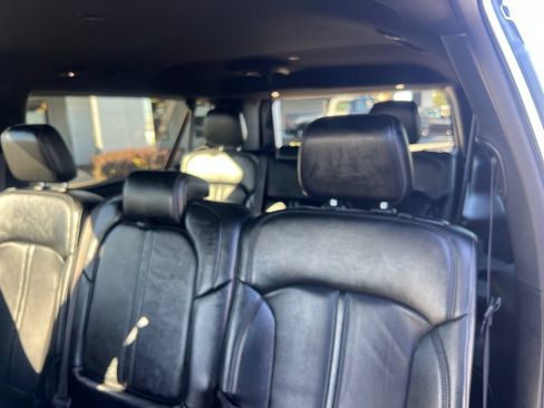 Used 2024 Jeep Wagoneer L Series II RWD image 36