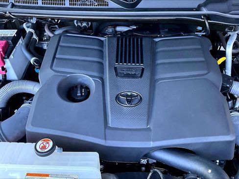 Used 2023 Toyota Tundra SR5 w/ SR5 Convenience Package AWD/4WD image 33