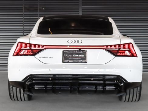 Used 2023 Audi e-tron GT Premium Plus image 9