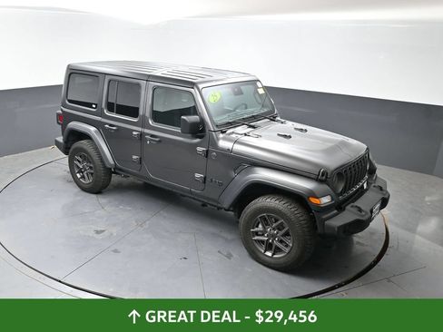 Used 2025 Jeep Wrangler Unlimited Sport AWD/4WD image 44