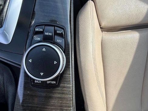 Used 2017 BMW 330i xDrive Sedan image 25