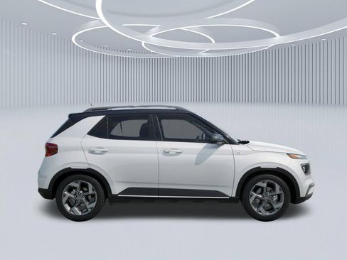 New 2026 Hyundai Venue SEL FWD image 7