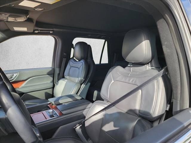 Used 2023 Lincoln Navigator L Reserve AWD/4WD image 10