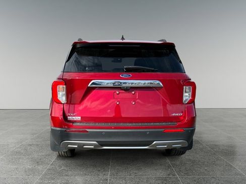 Certified 2022 Ford Explorer XLT w/ Equipment Group 202A image 4