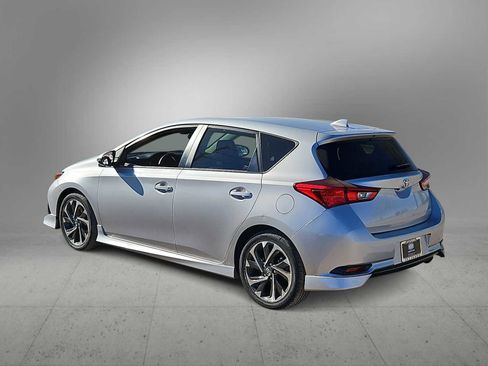 Used 2018 Toyota Corolla iM image 6