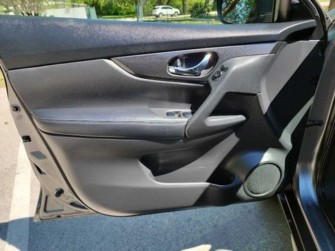 Used 2018 Nissan Rogue S FWD image 10
