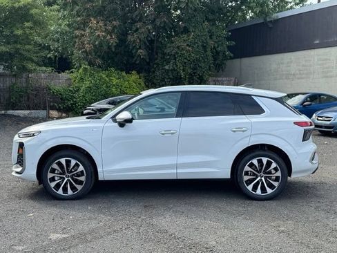 New 2026 Audi Q3 quattro 2.0T AWD/4WD image 5