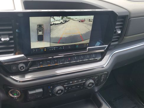 Used 2023 Chevrolet Silverado 1500 ZR2 w/ Technology Package image 27