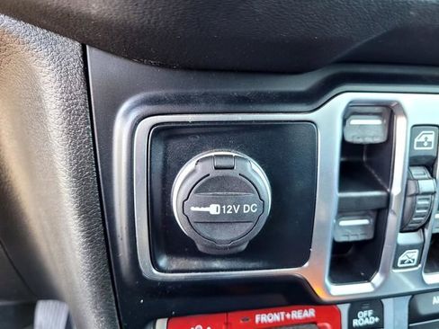 Used 2024 Jeep Wrangler Unlimited Rubicon 4xe AWD/4WD image 19