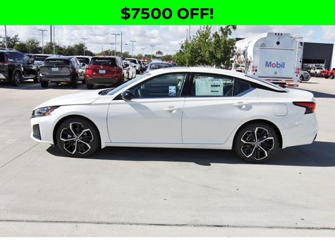 New 2025 Nissan Altima 2.5 SR w/ SR Premium Package image 5